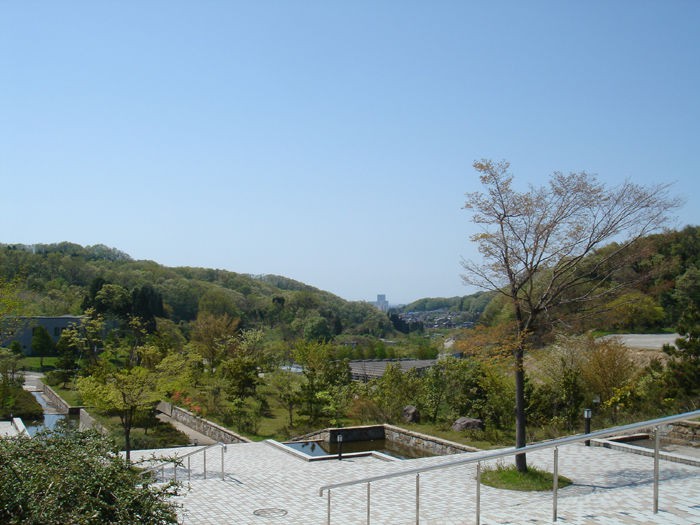 学校简介金泽大学作为日本海地区的重点大学,也是日本北陆地区的最强