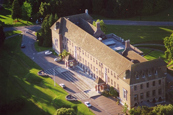 of exeter或exon)是英国一所公立综合性大学,成立于1922年,位于英格兰